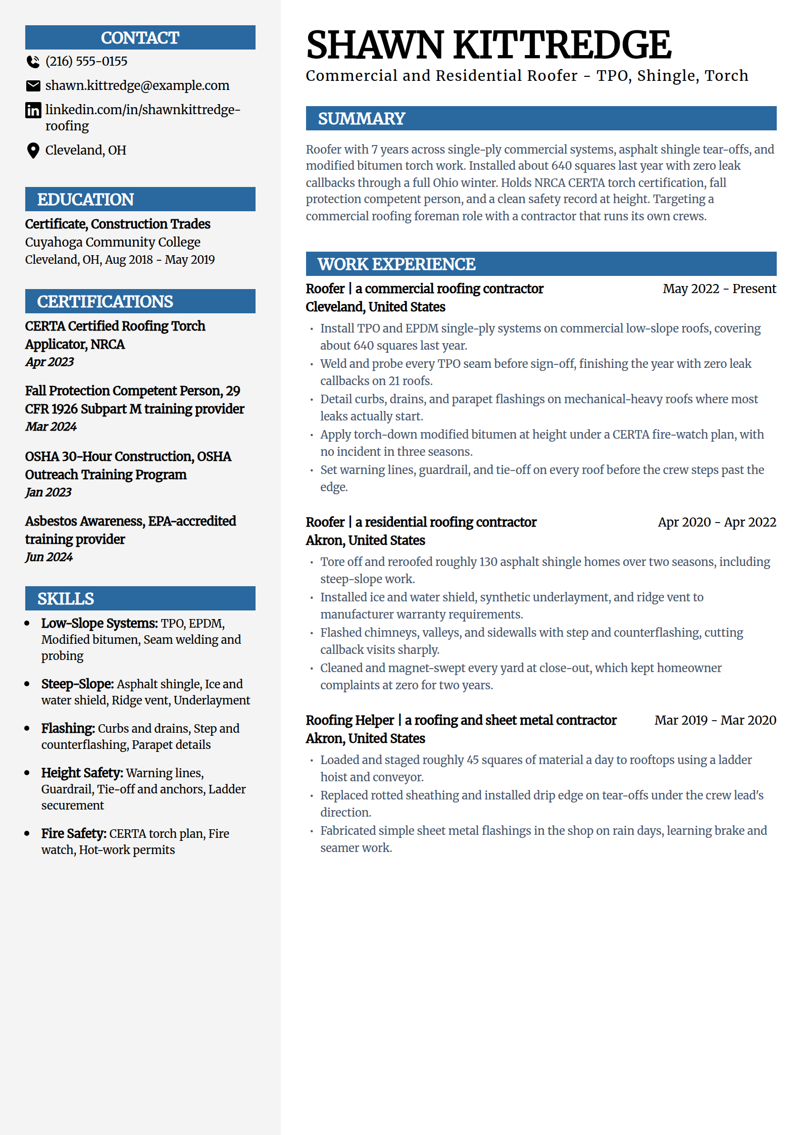 Roofer resume example in the Mosaic template