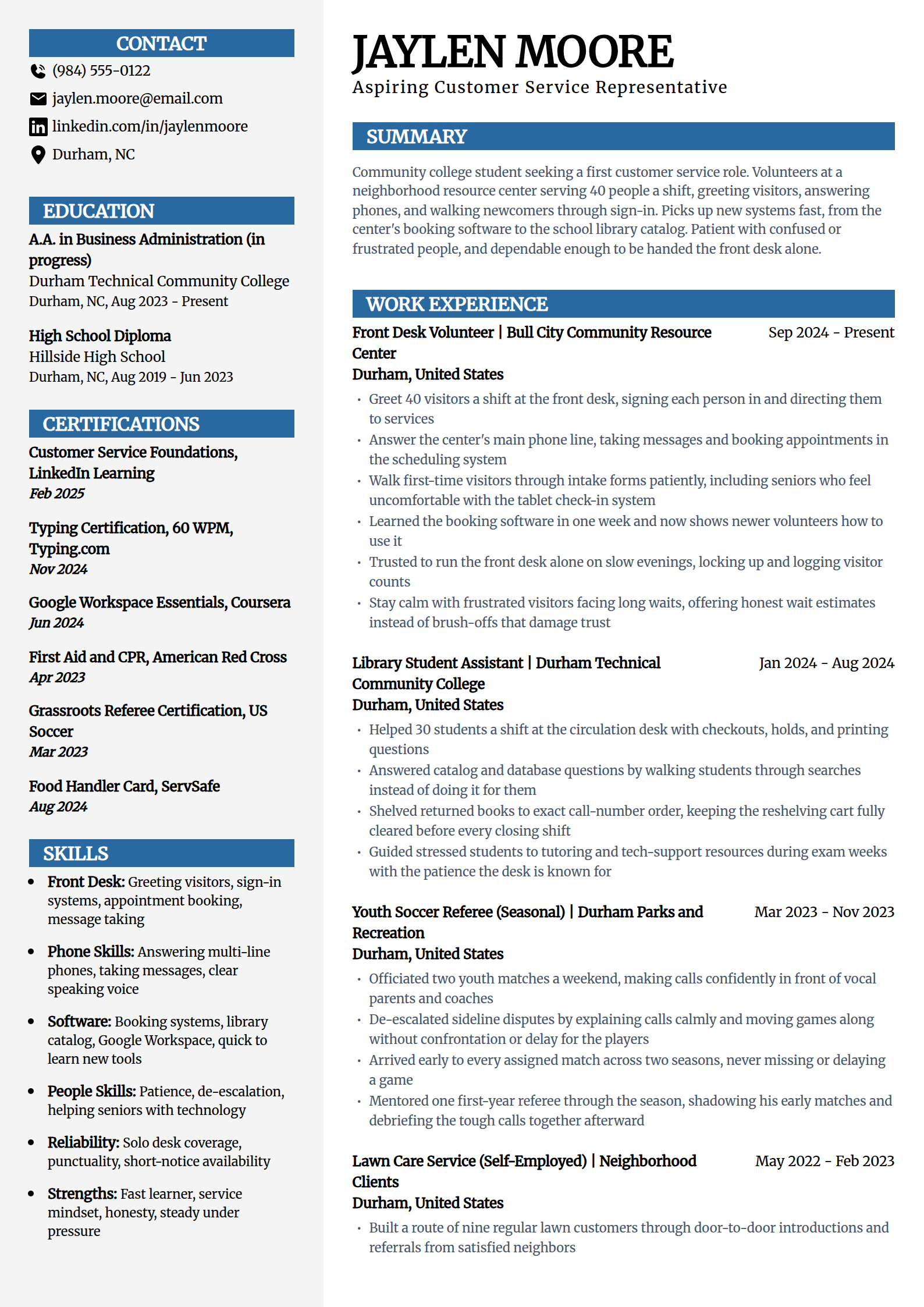 No-experience student customer service resume example in the Mosaic template