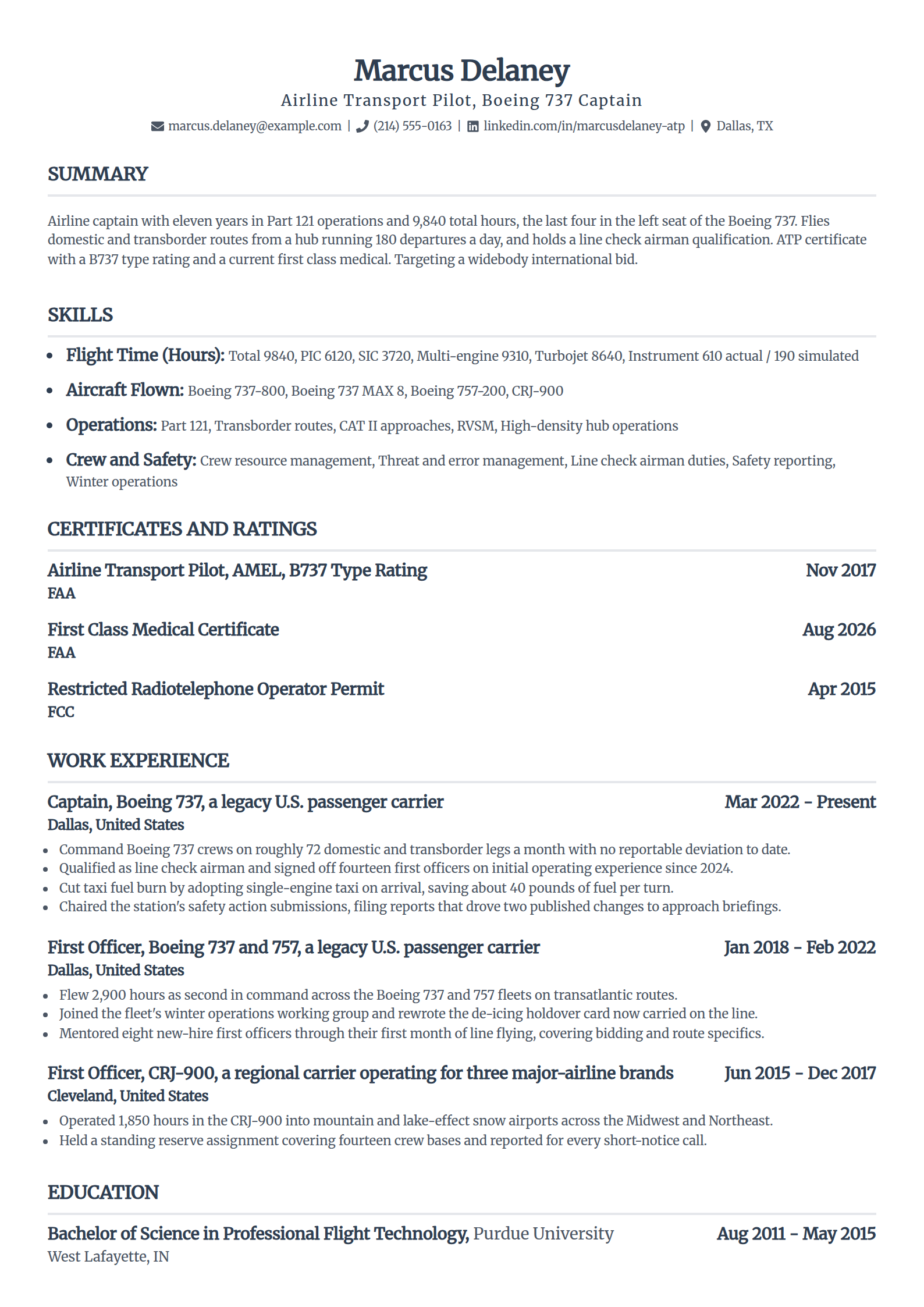 Airline pilot resume example in the Standard template
